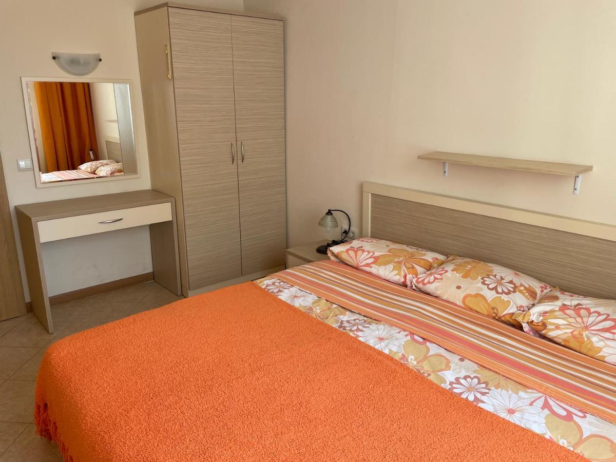 Royal Sun Aparthotel Pantai Sunny Bagian luar foto