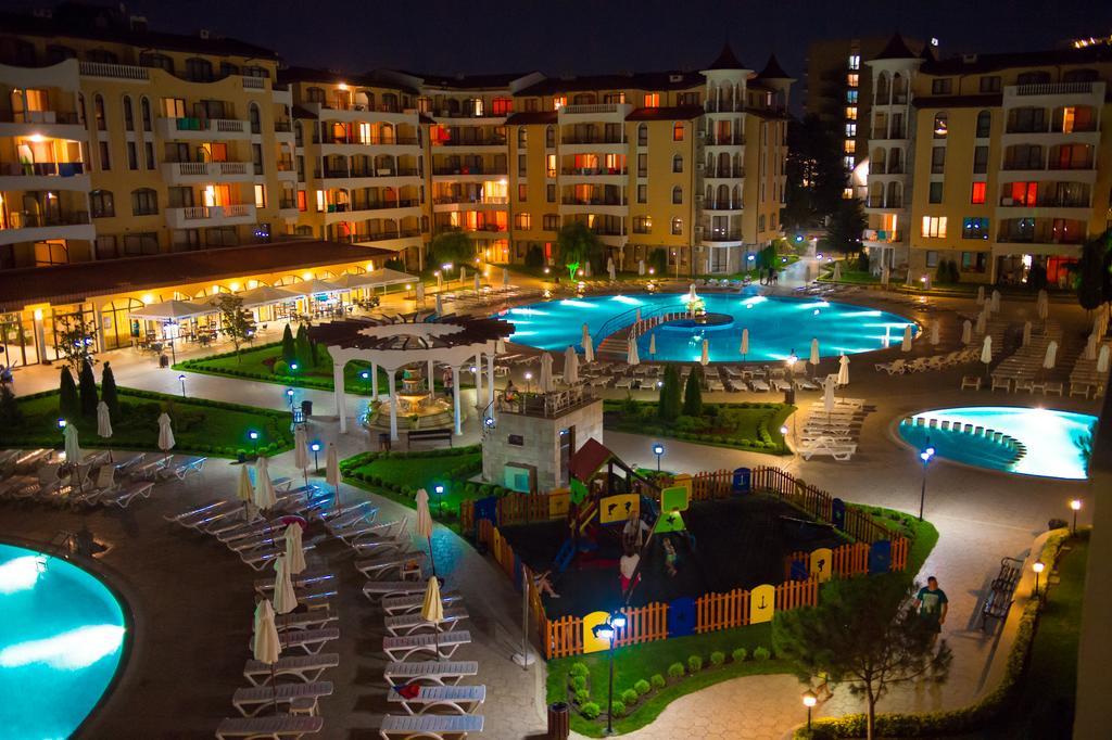 Royal Sun Aparthotel Pantai Sunny Bagian luar foto