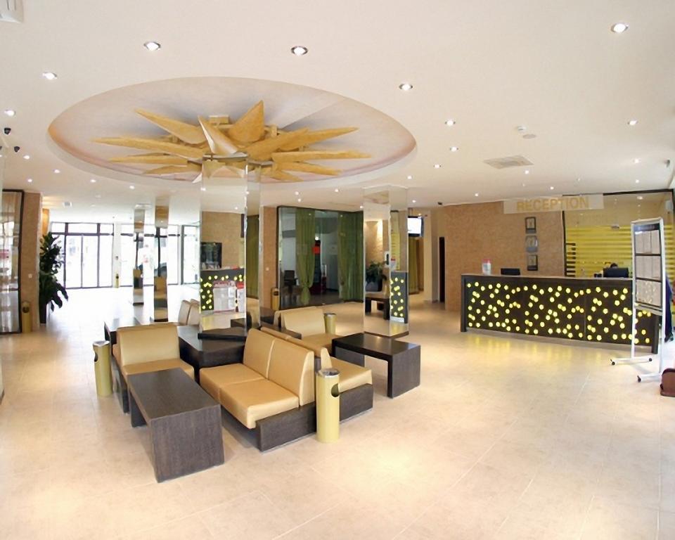 Royal Sun Aparthotel Pantai Sunny Bagian luar foto