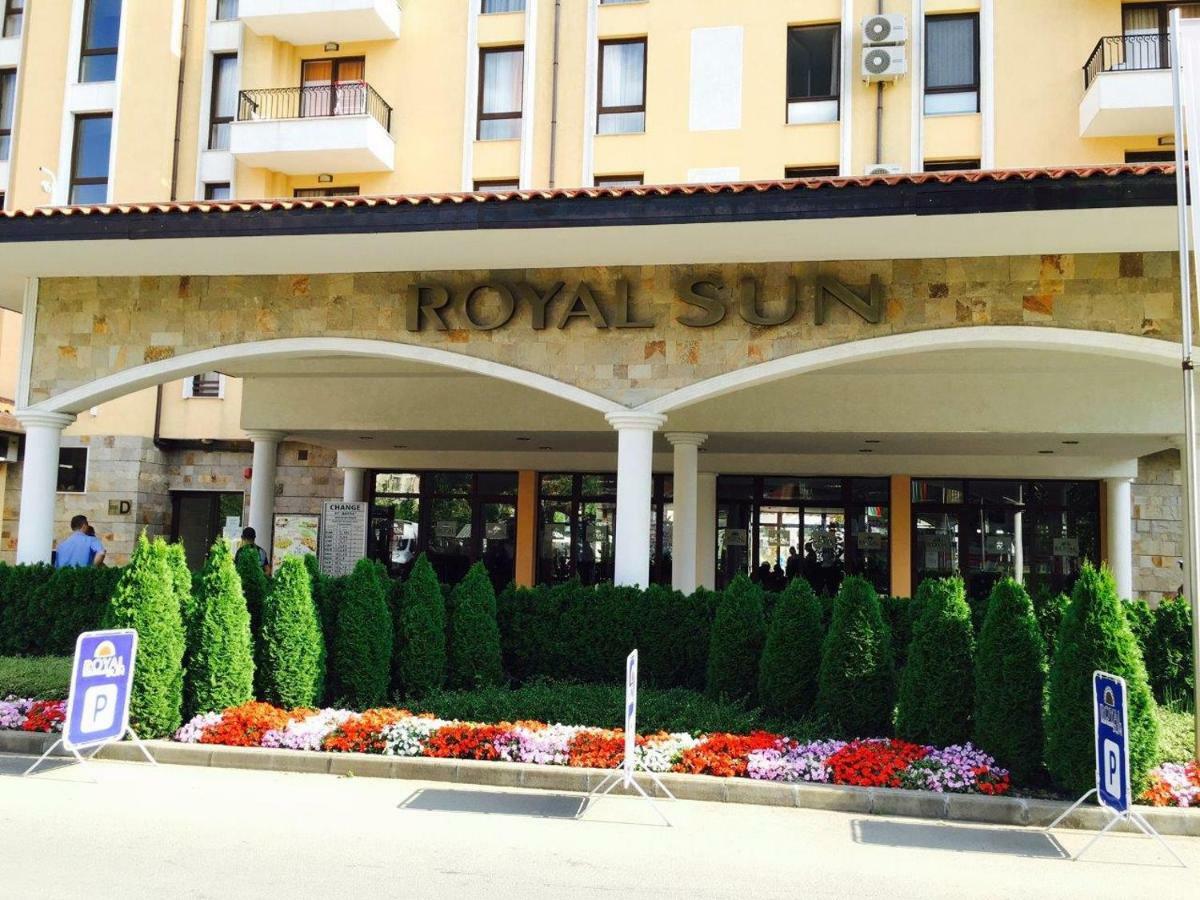 Royal Sun Aparthotel Pantai Sunny Bagian luar foto