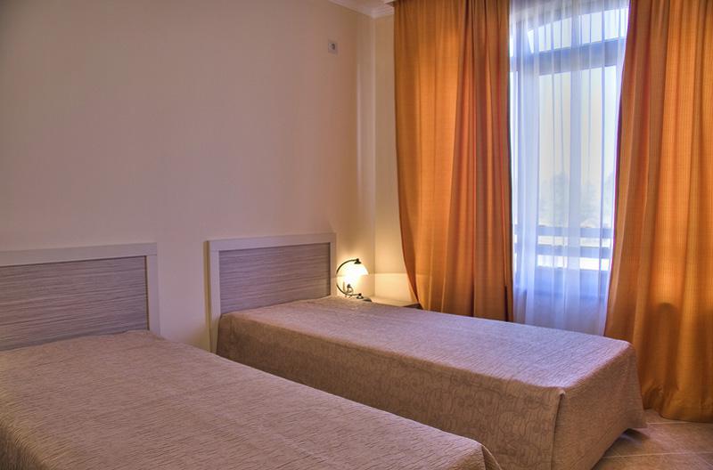 Royal Sun Aparthotel Pantai Sunny Bagian luar foto